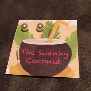 Classic Faux pearl earrings